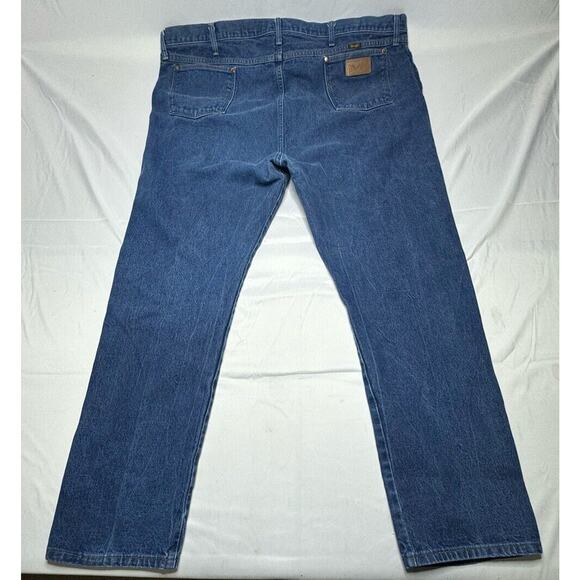 Wrangler Men's 13MWZX Regular Fit Straight Leg Western Blue Jeans - Size 52x33.5 - Picture 2 of 6